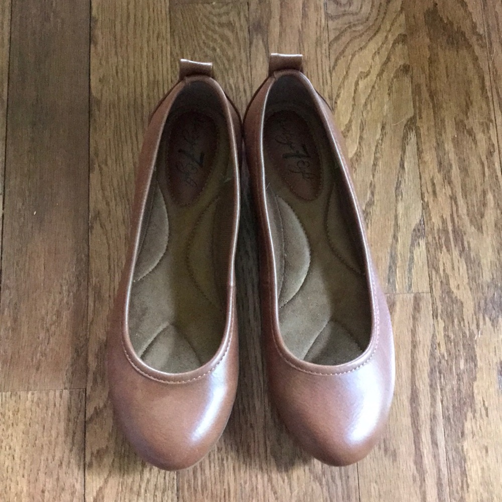 Vintage7eight sandals in tan/brown